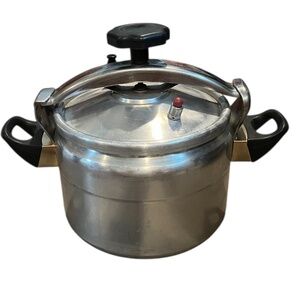 Vintage European Style Aluminum 8 QT‎ Pressure Cooker